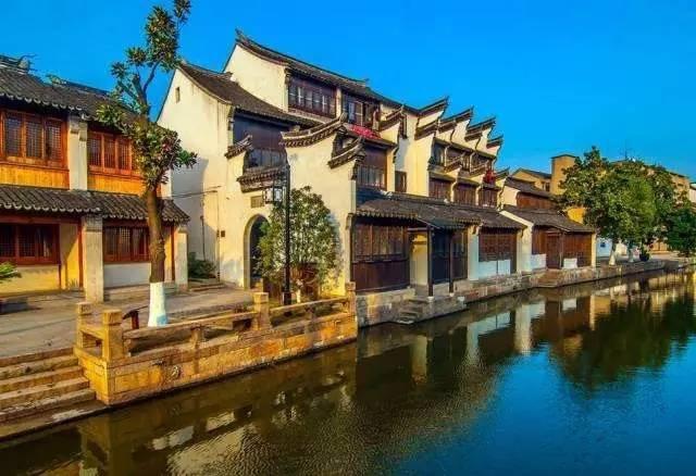 海口年货销售逐步走俏 市民纷纷选购尽显“迎春热”
